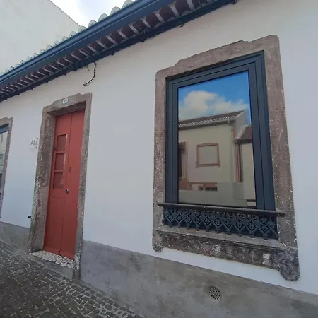 Family House With Sea View In Angra do Heroismo