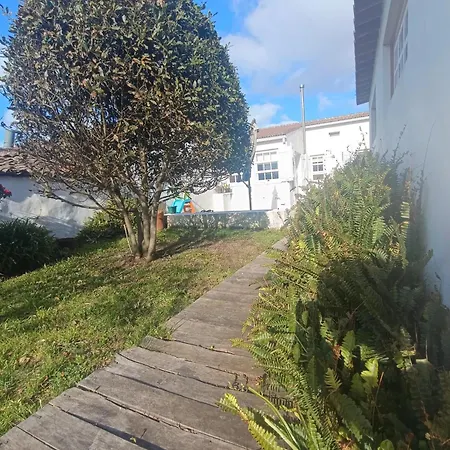 Family House With Sea View In Holiday home Angra do Heroismo