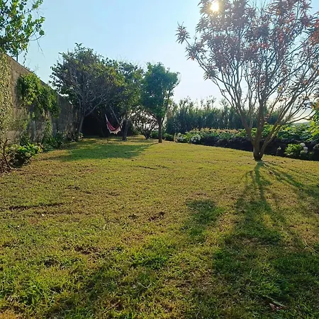 Dom wakacyjny Family House With Sea View In Angra do Heroísmo