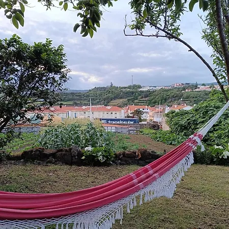 Dom wakacyjny Family House With Sea View In Angra do Heroísmo